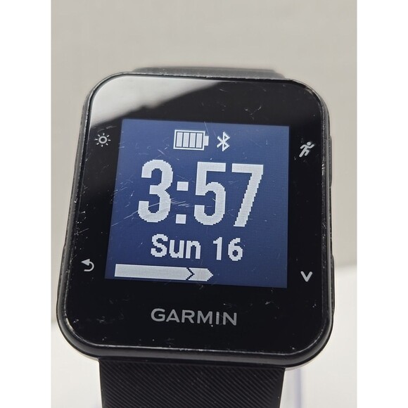 Garmin Forerunner 35 GPS Running Watch HRM Black Bluetooth With Charger - Picture 4 of 11